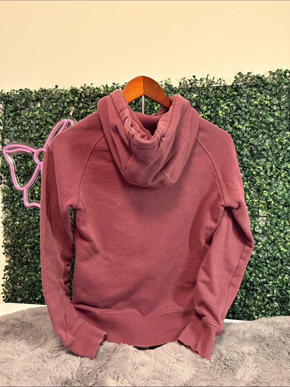 Gymshark Maroon Hoodie with White Logo Size XS - Picture 2 of 3